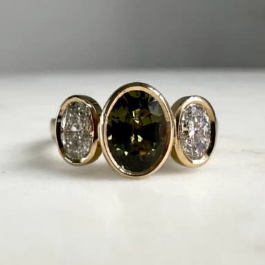 Remi | Bezel-set three-stone ring