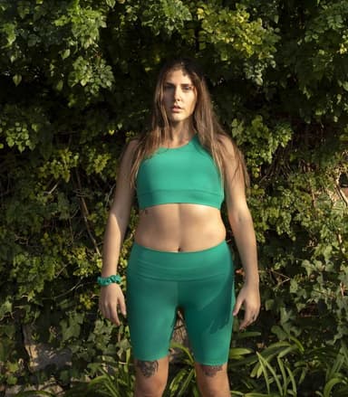 malla corta estilo bike color aguacate