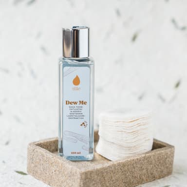 Tone-Evening and Exfoliating Facial Toner with Licorice Root Extract Dew Me